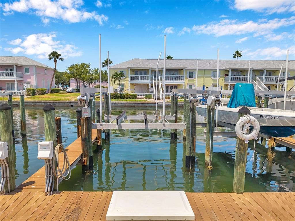 0 #114SS COQUINA KEY DRIVE SE UNIT 114SS ST PETERSBURG, FL 33705