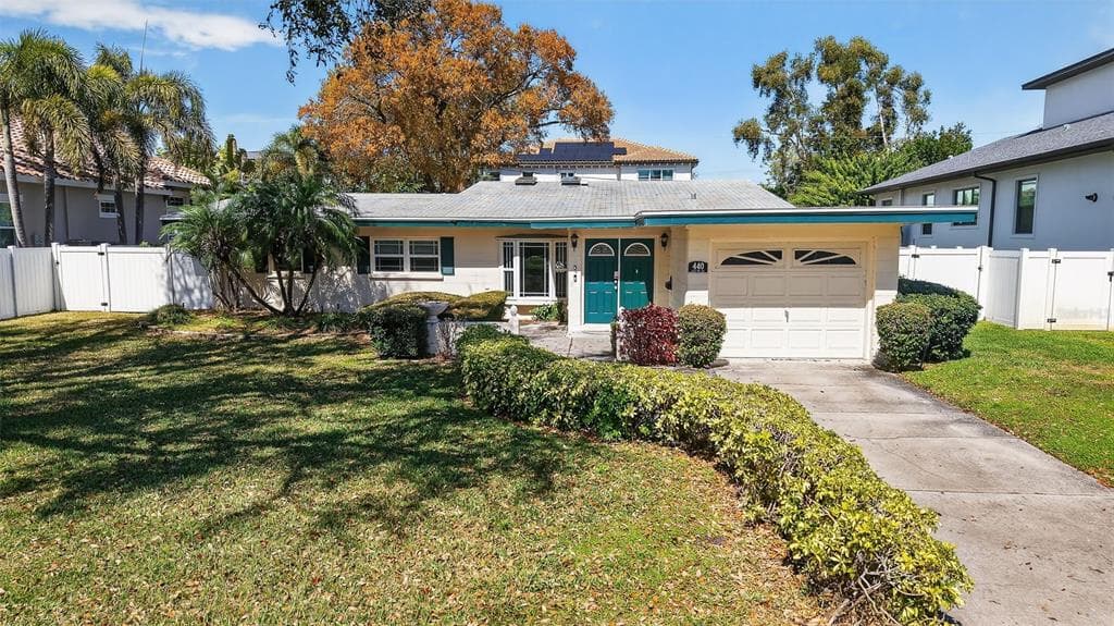 440 LIDO WAY NE ST PETERSBURG, FL 33704