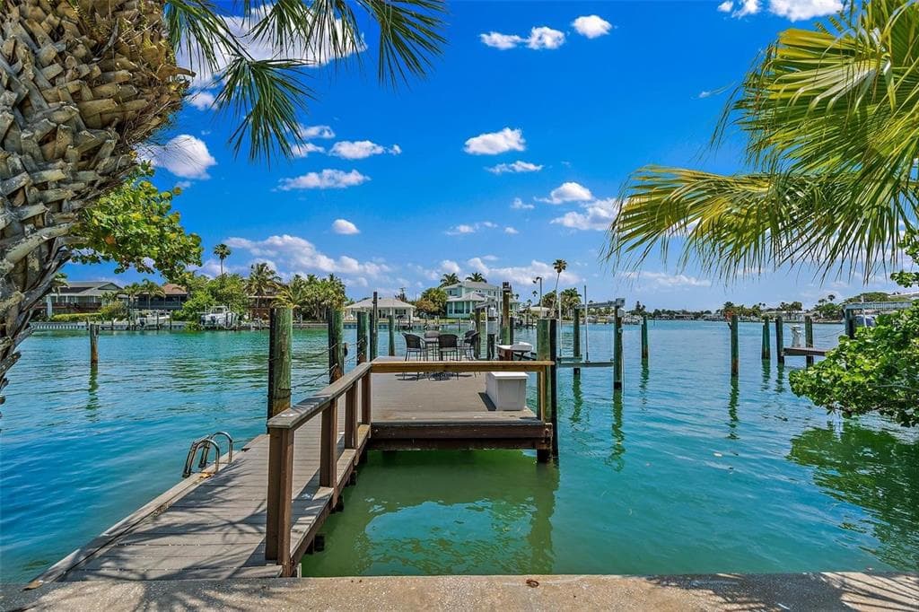 2505 PASS A GRILLE WAY ST PETE BEACH, FL 33706