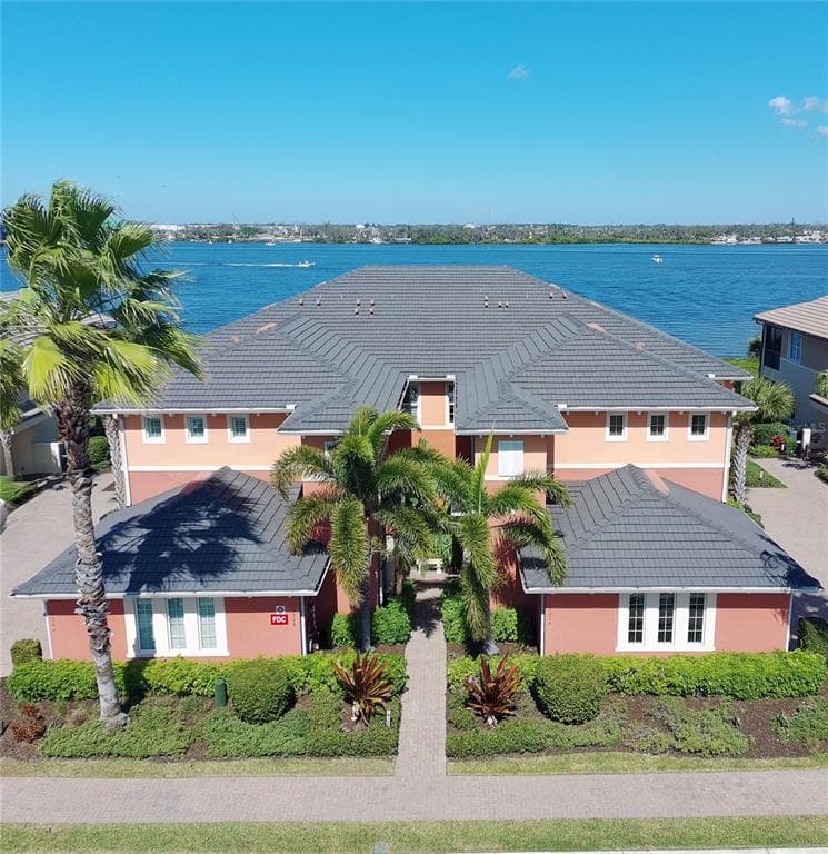 1268 RIVERSCAPE STREET UNIT C BRADENTON, FL 34208
