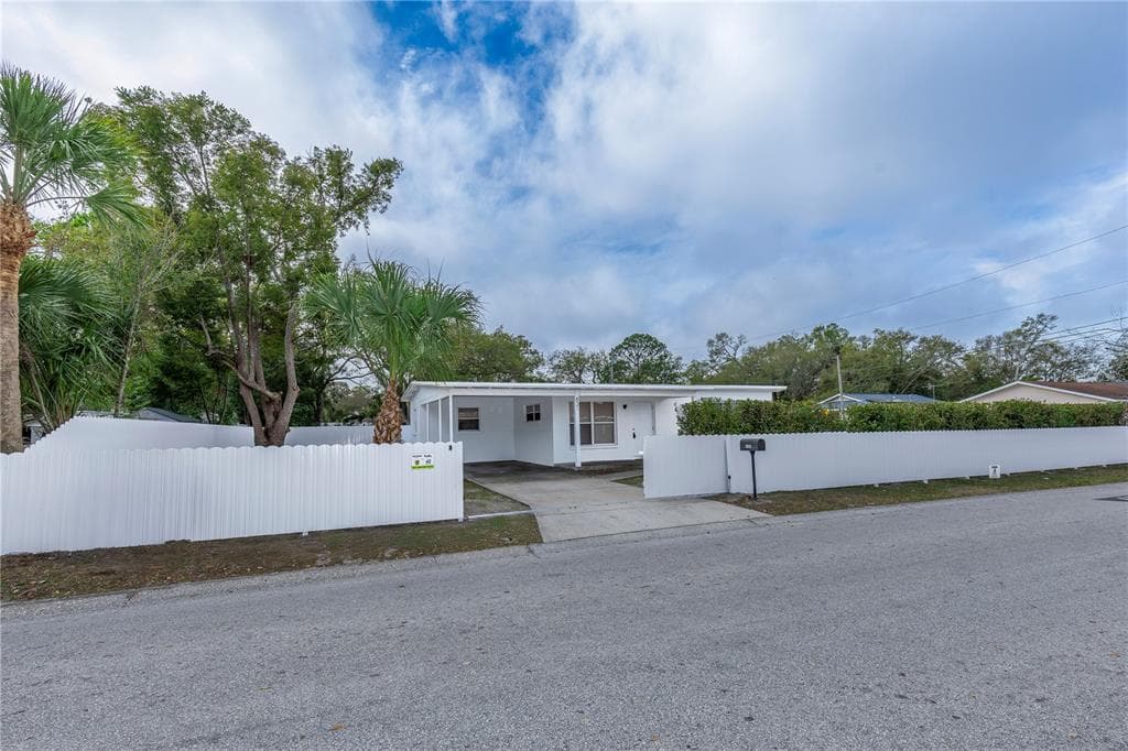 831 WOODLAWN STREET CLEARWATER, FL 33756
