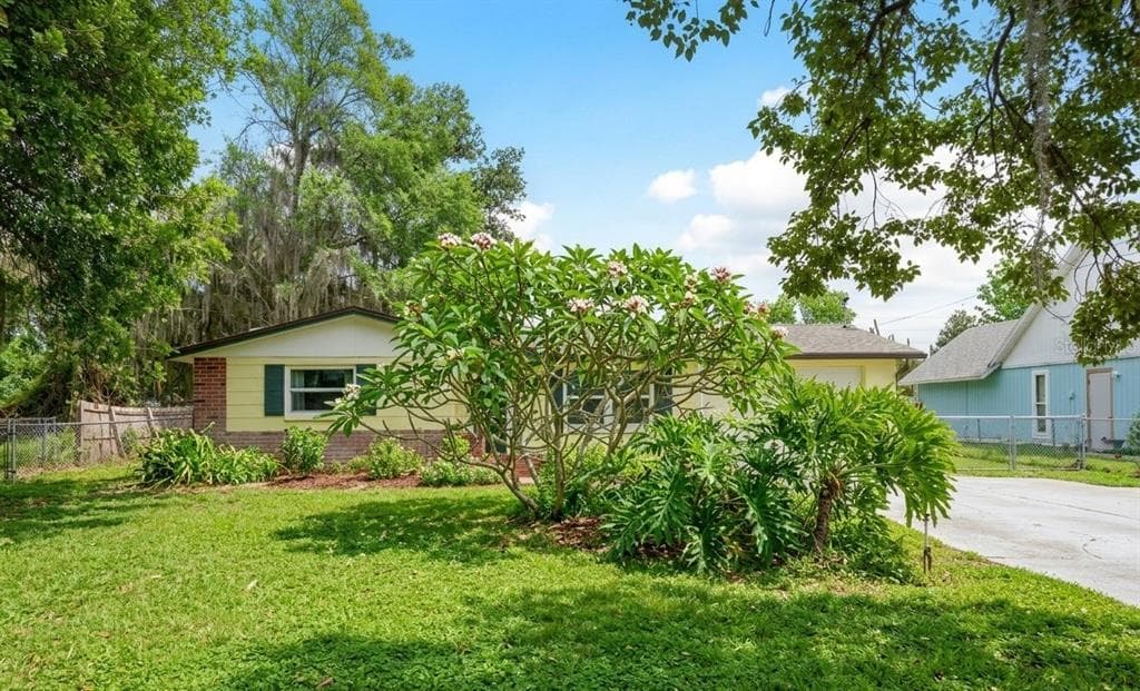 7730 CHAPEL AVENUE PORT RICHEY, FL 34668