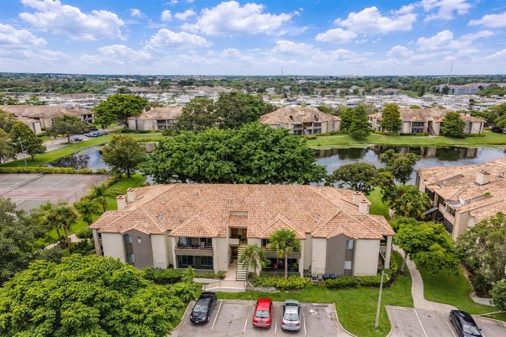 10263 GANDY BOULEVARD N UNIT 505 ST PETERSBURG, FL 33702
