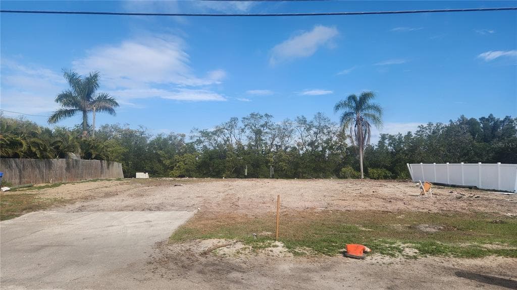 3203 W SHELL POINT ROAD RUSKIN, FL 33570