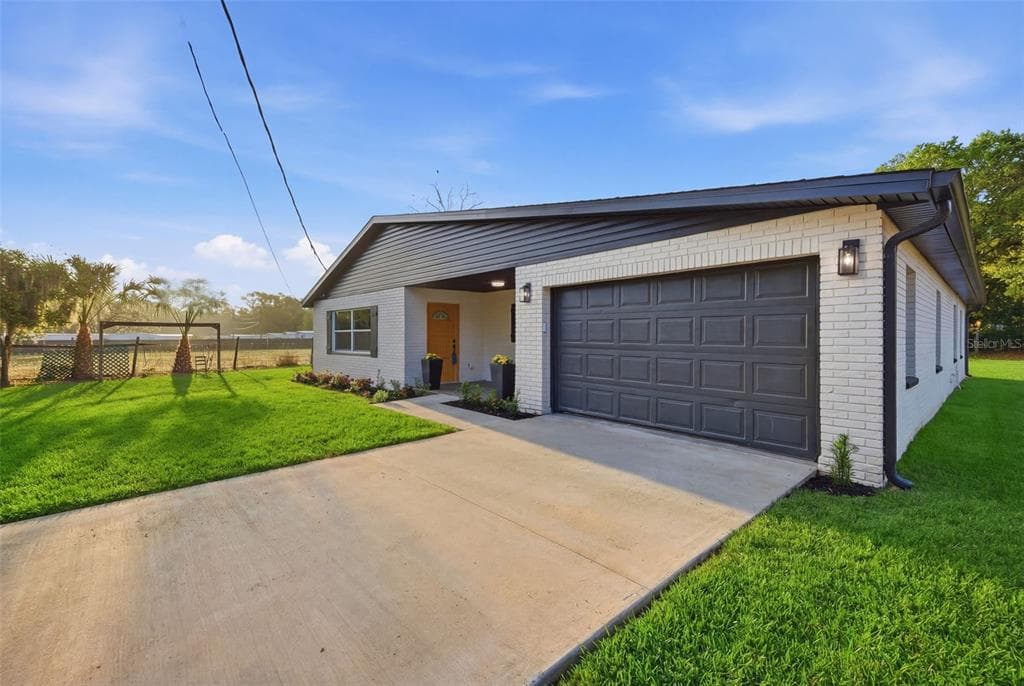 2711 WASHINGTON ROAD VALRICO, FL 33594