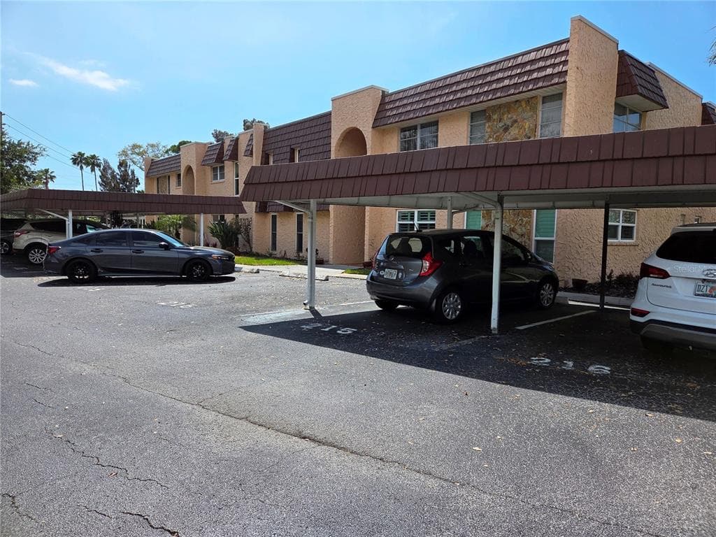 115 ASPEN CIRCLE UNIT 115 SEMINOLE, FL 33777