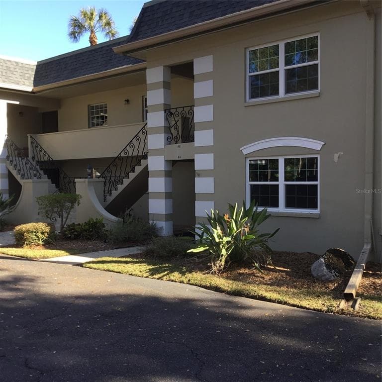 48 COUNTRY CLUB DRIVE UNIT 48 LARGO, FL 33771