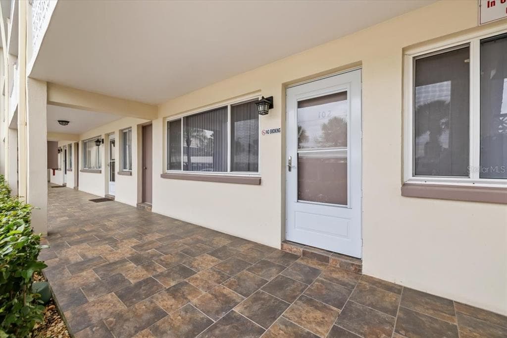 1235 S HIGHLAND AVENUE UNIT 1-102 CLEARWATER, FL 33756