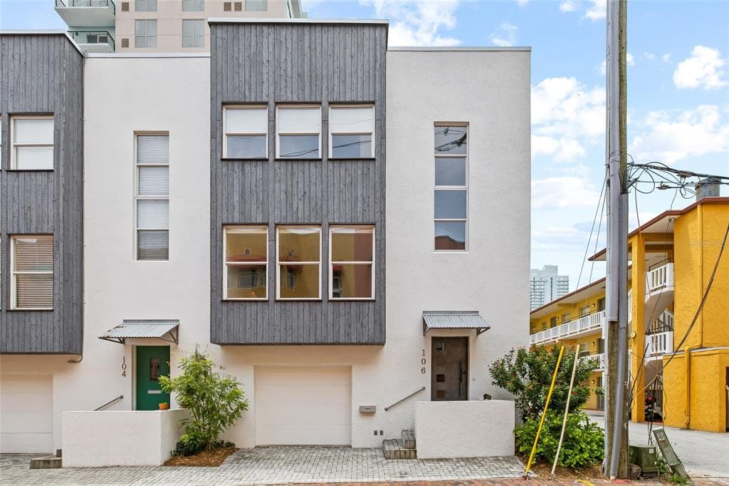 106 FAREHAM PLACE N ST PETERSBURG, FL 33701