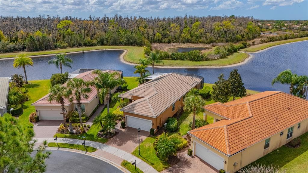 5002 INDIAN SHORES PLACE WIMAUMA, FL 33598