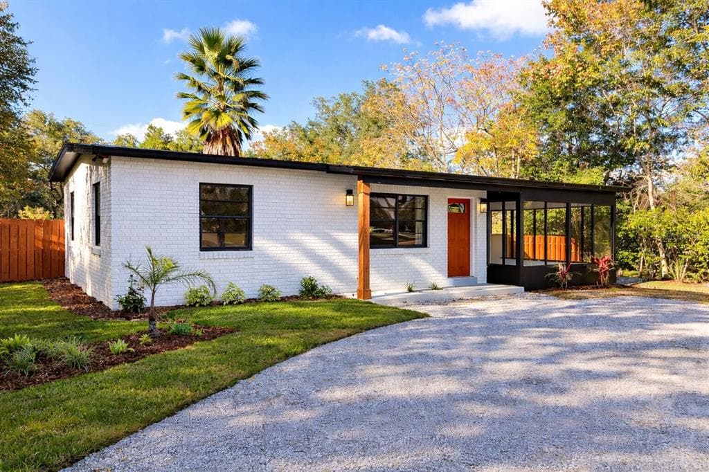 646 N WELLINGTON DRIVE DELTONA, FL 32725