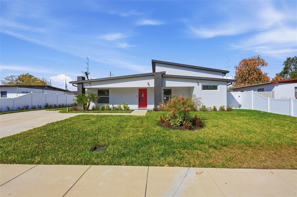 10104 N DARTMOUTH AVENUE TAMPA, FL 33612