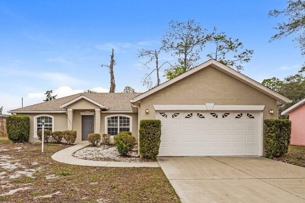 11305 LAKE DRIVE LEESBURG, FL 34788