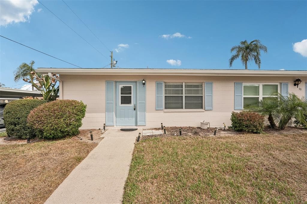 402 DORCHESTER PLACE UNIT 40 SUN CITY CENTER, FL 33573