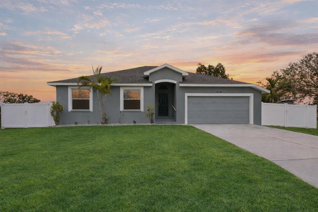 6336 FLORIDA CIRCLE W APOLLO BEACH, FL 33572