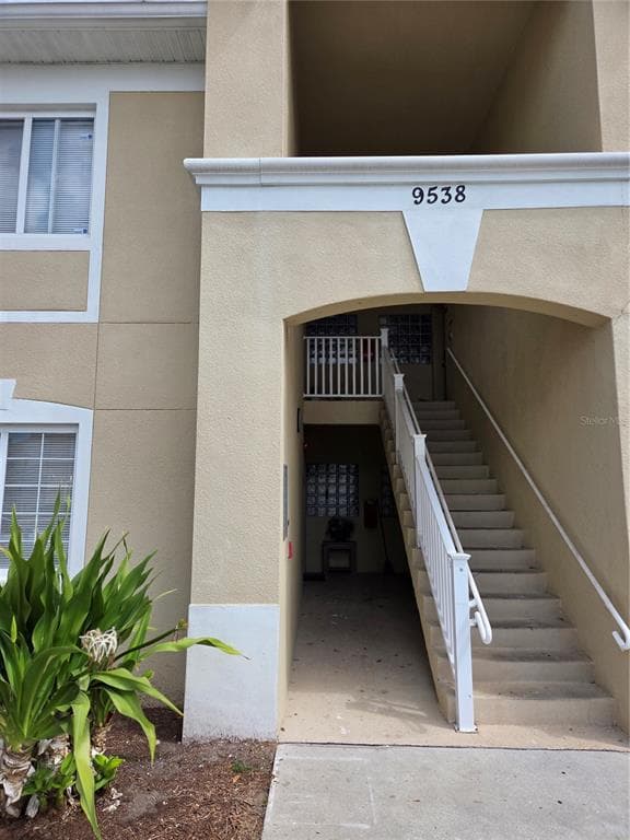 9538 NEWDALE WAY UNIT 101 RIVERVIEW, FL 33578