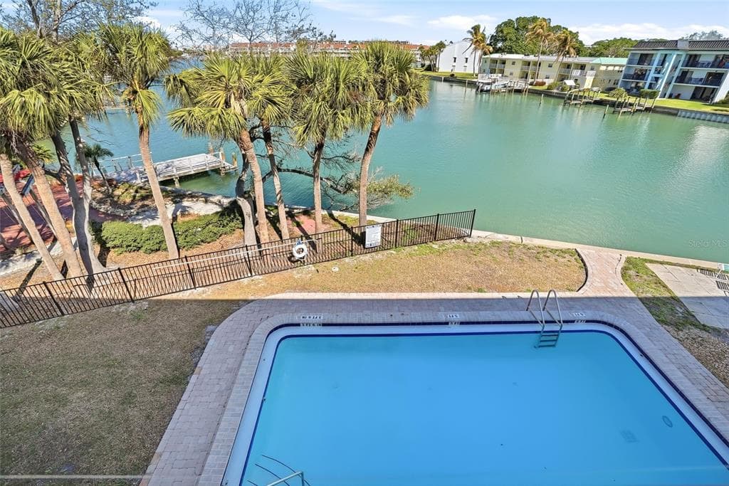 11901 LAGOON LANE UNIT 303 TREASURE ISLAND, FL 33706