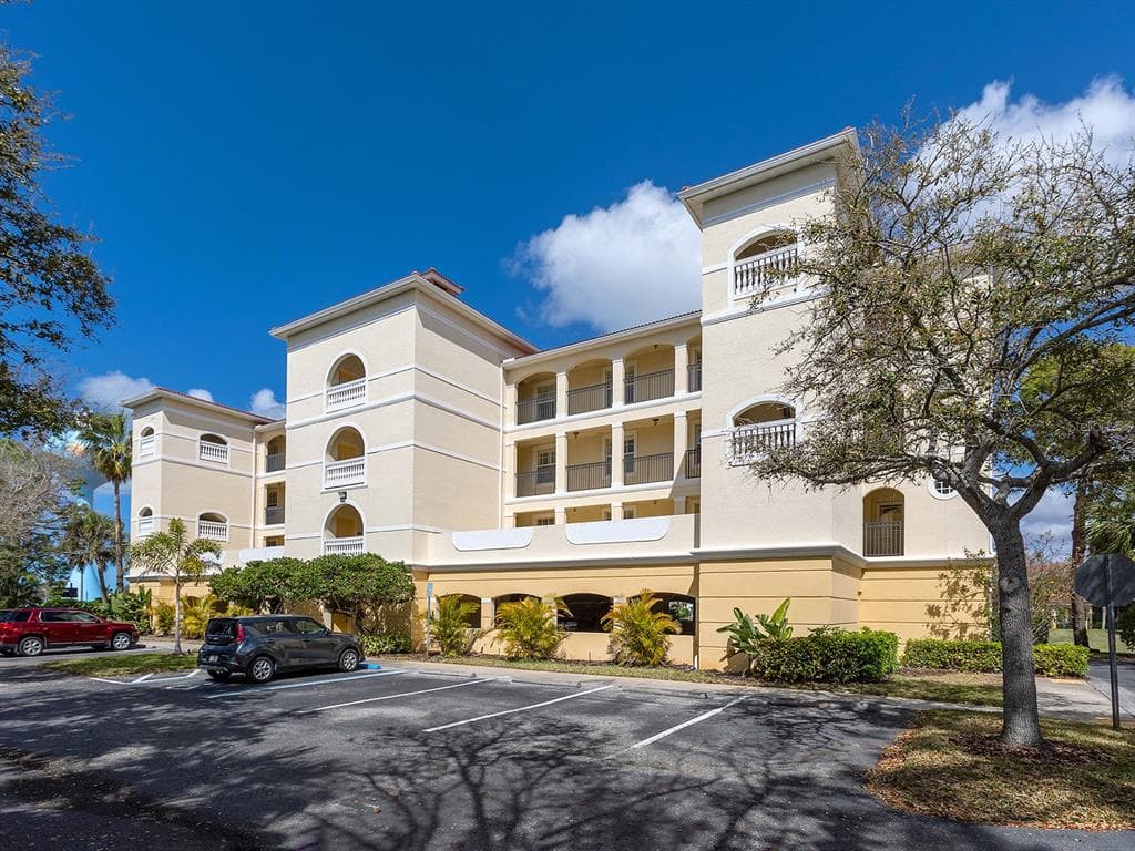 980 COOPER STREET UNIT 302 VENICE, FL 34285