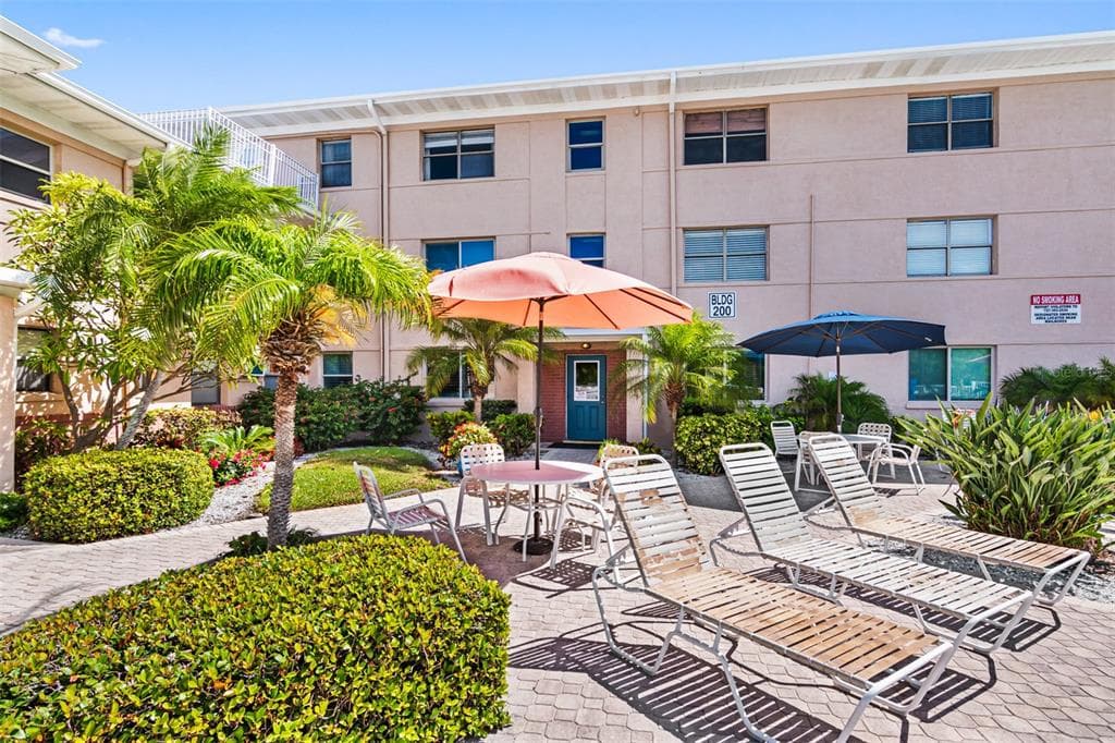 6700 SUNSET WAY UNIT 406 ST PETE BEACH, FL 33706