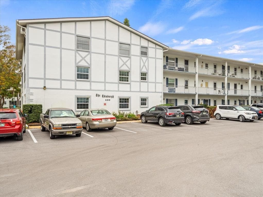 400 GLENNES LANE UNIT 201 DUNEDIN, FL 34698