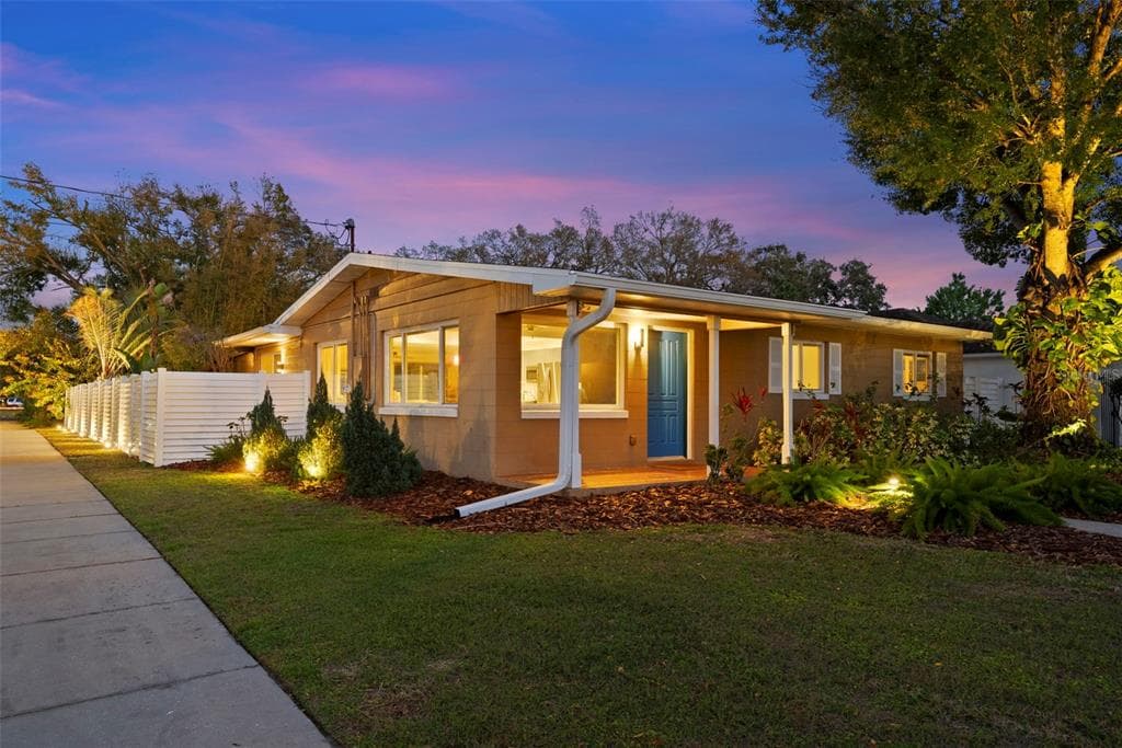 615 N WOODLYNNE AVENUE TAMPA, FL 33609