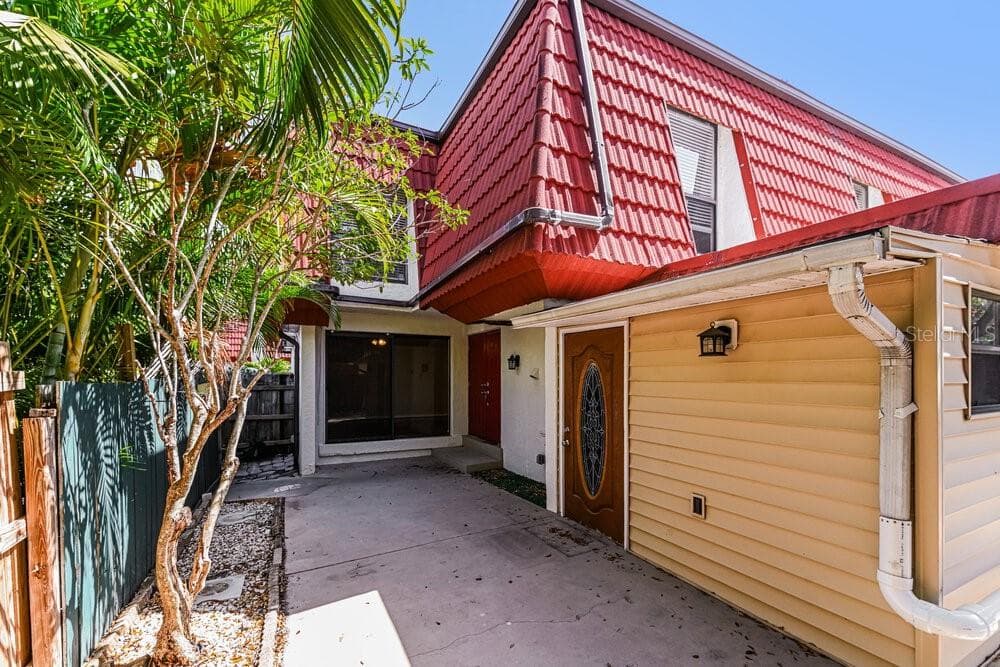 10907 MEADOW LARK COVE DRIVE FORT MYERS, FL 33908