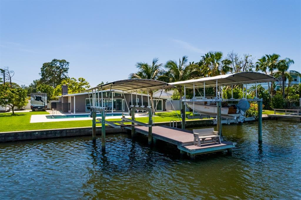263 87TH AVENUE N ST PETERSBURG, FL 33702