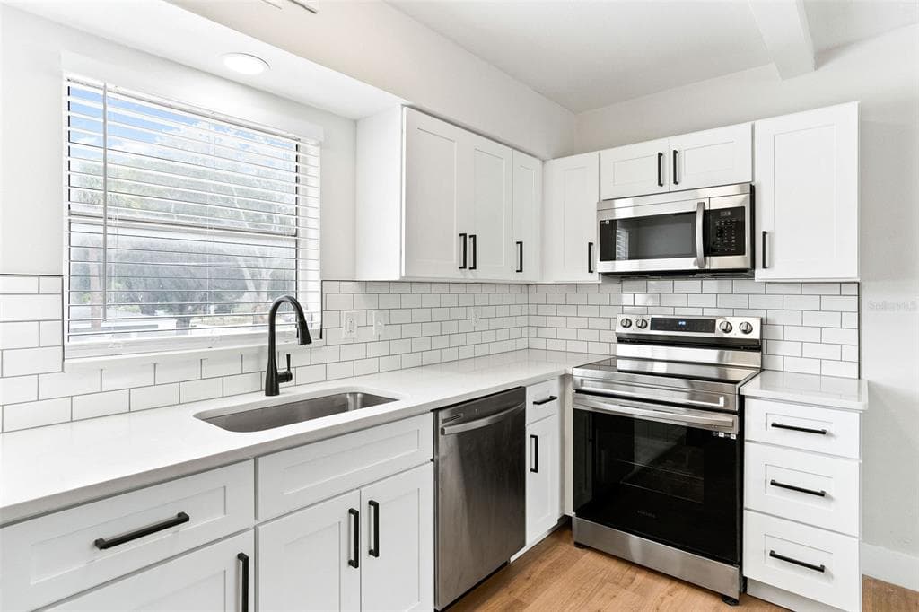 300 S NIMBUS AVENUE UNIT 8 CLEARWATER, FL 33765
