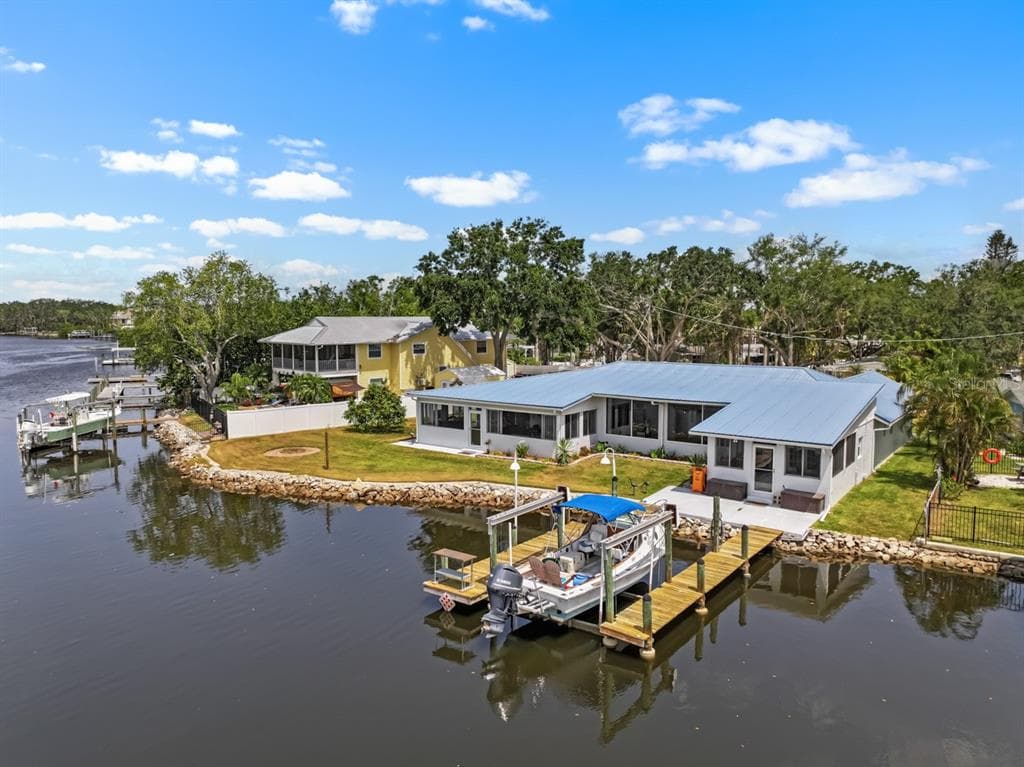 100 18TH STREET NW RUSKIN, FL 33570