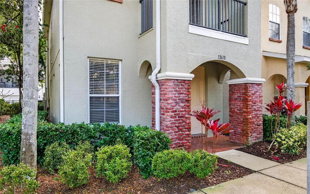 12618 WESTON DRIVE TAMPA, FL 33626