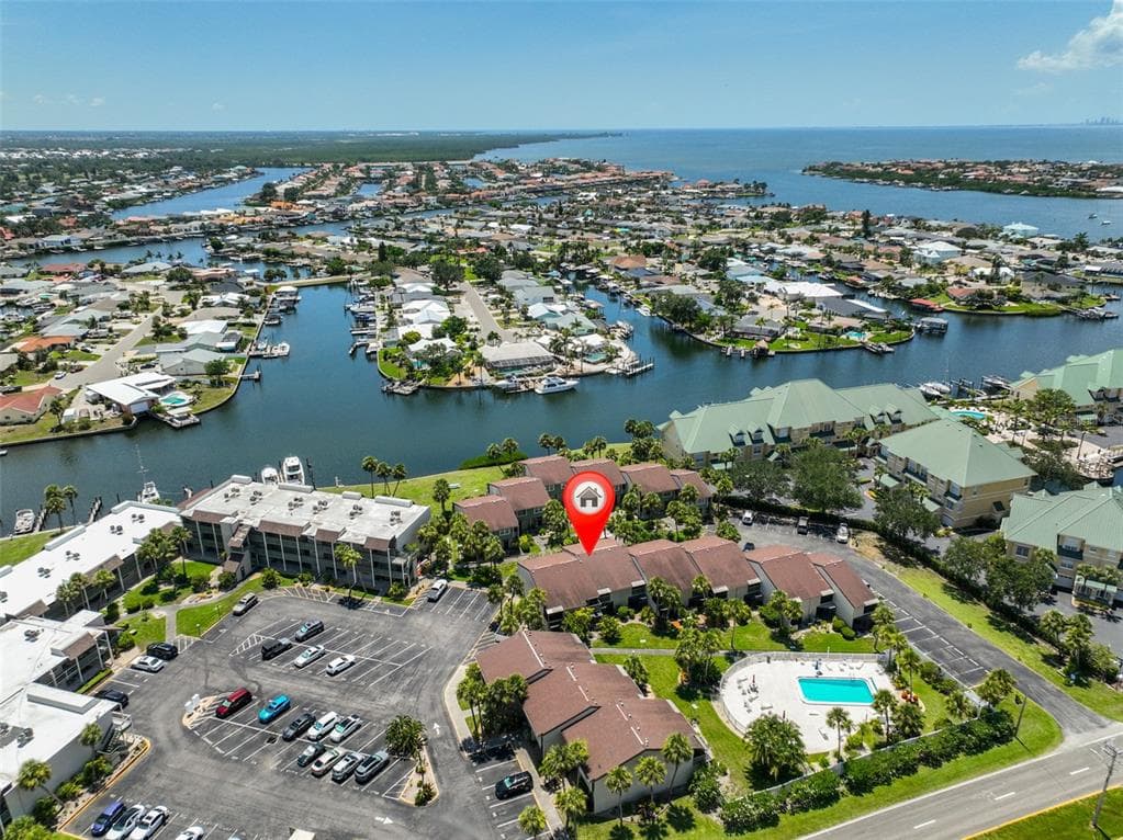 1028 APOLLO BEACH BOULEVARD UNIT 8 APOLLO BEACH, FL 33572