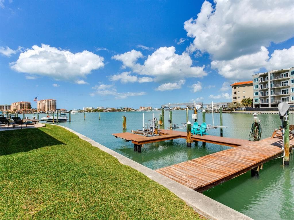 210 DOLPHIN POINT UNIT B