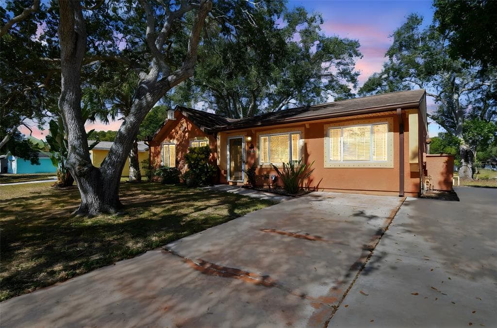648 TIMBER BAY CIRCLE E OLDSMAR, FL 34677