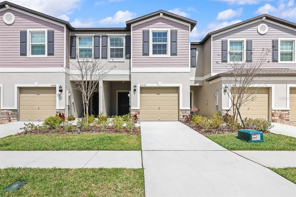 2642 SUNRAY VENUS WAY RUSKIN, FL 33570