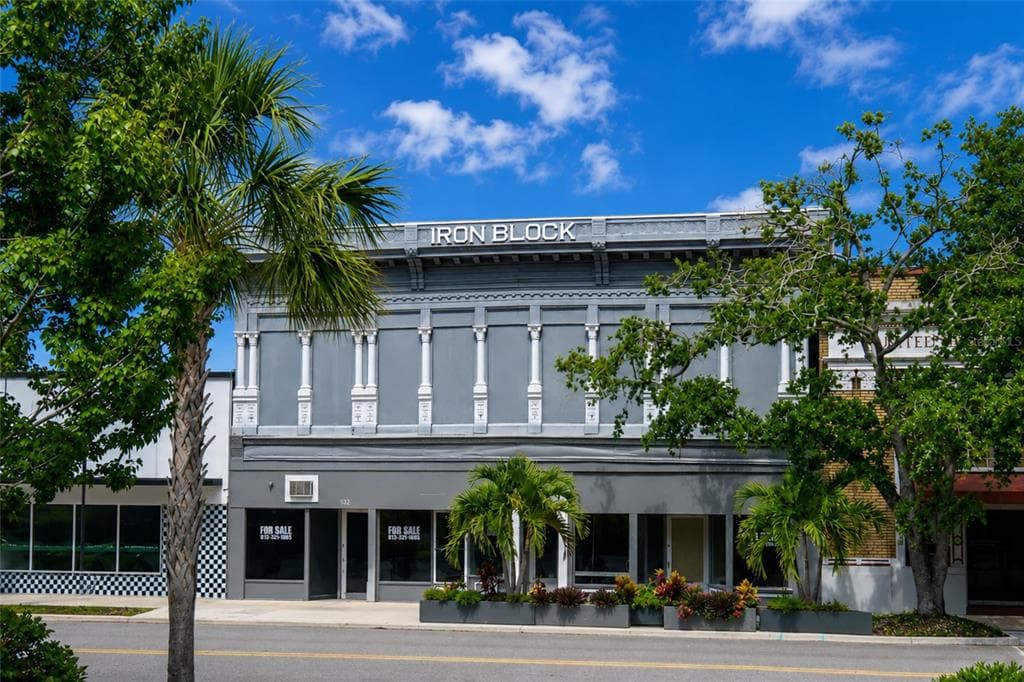 528 12TH STREET W