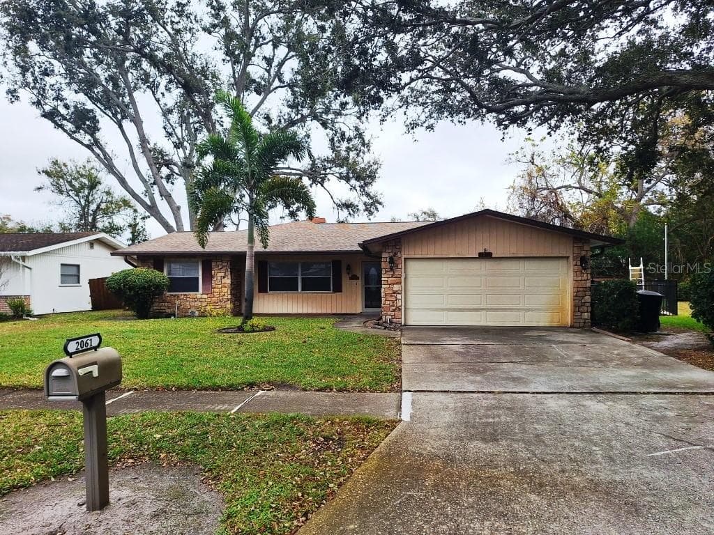 2061 BUTTERNUT CIRCLE W