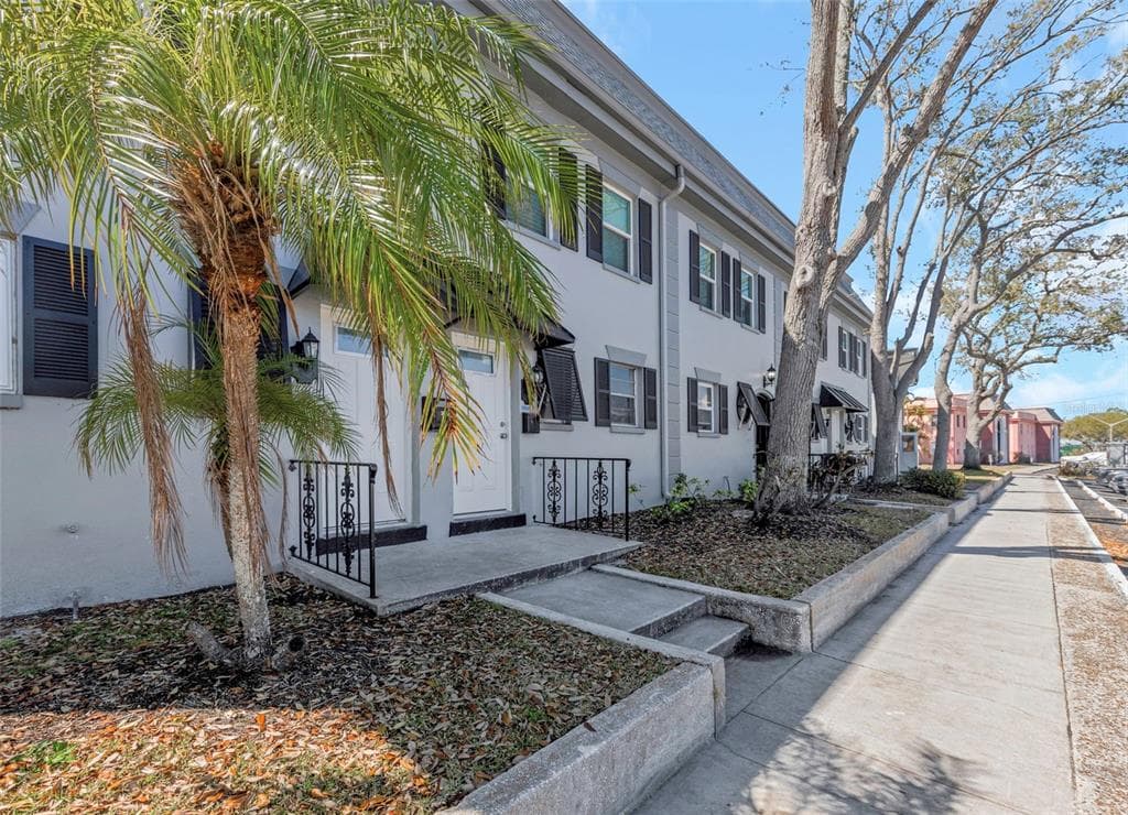 6976 SUNSET DRIVE S UNIT 6976 ST PETERSBURG, FL 33707