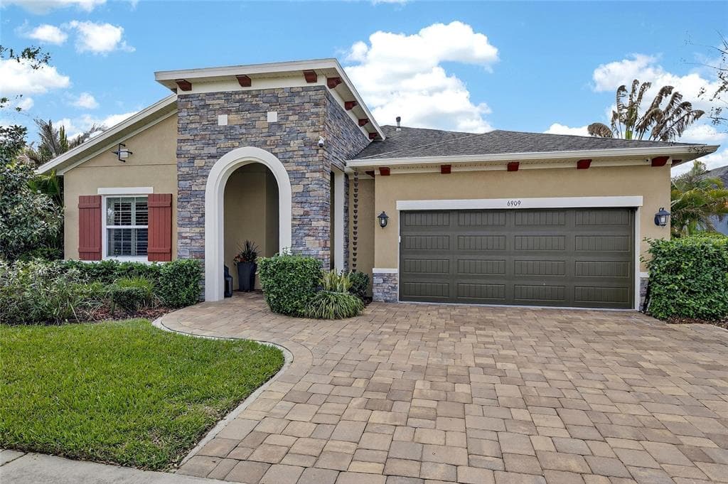6909 CRESTPOINT DRIVE APOLLO BEACH, FL 33572