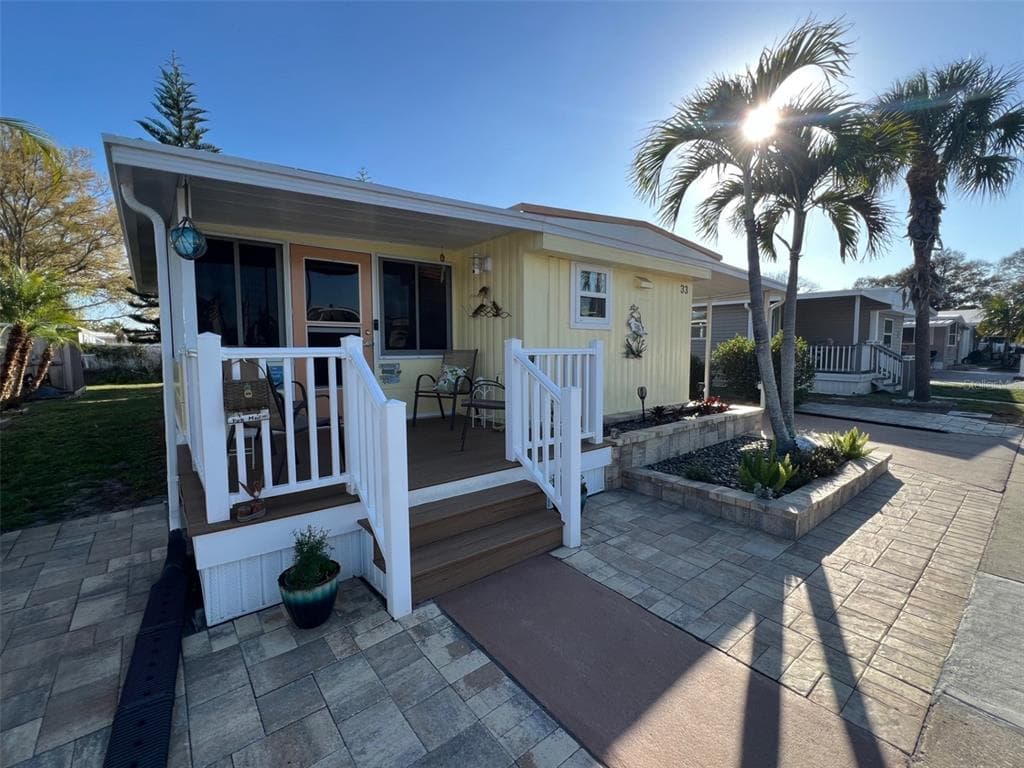 11300 124TH AVENUE UNIT 33 LARGO, FL 33778