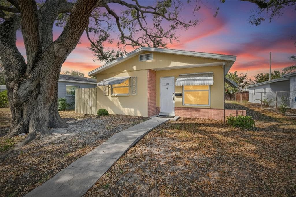685 71ST AVENUE N ST PETERSBURG, FL 33702