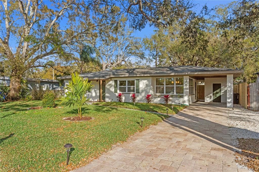 1747 SANTA ANNA DRIVE DUNEDIN, FL 34698