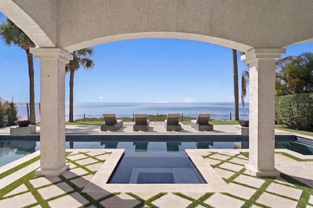 3915 SNAPPER POINTE DRIVE TAMPA, FL 33611