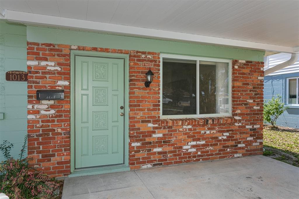 1013 E FERN STREET TAMPA, FL 33604