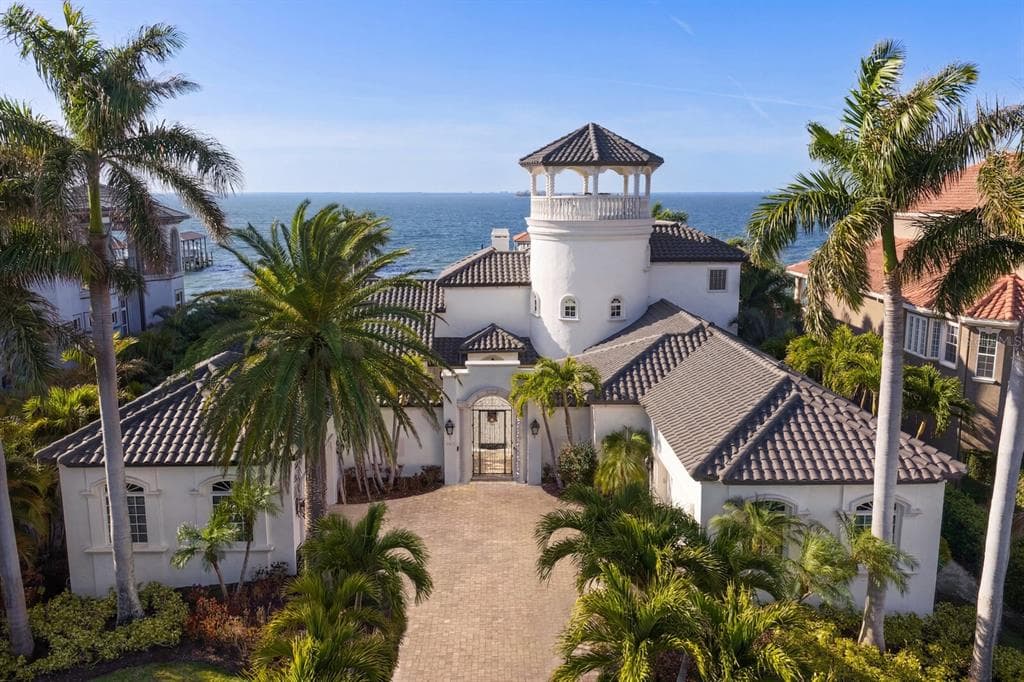 6528 SURFSIDE BOULEVARD APOLLO BEACH, FL 33572