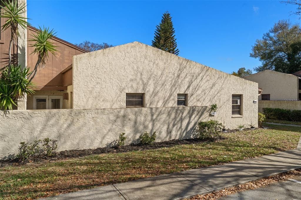 1880 N CRYSTAL LAKE DRIVE UNIT 65 LAKELAND, FL 33801