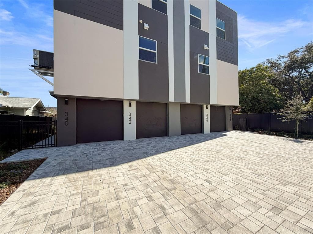 342 14TH ST N ST PETERSBURG, FL 33705