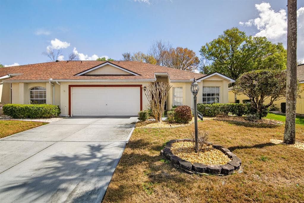 2005 GARDENIA LANDINGS LANE SUN CITY CENTER, FL 33573