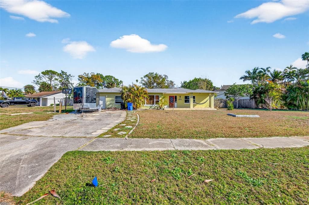 1722 BAYOU GRANDE BOULEVARD NE ST PETERSBURG, FL 33703