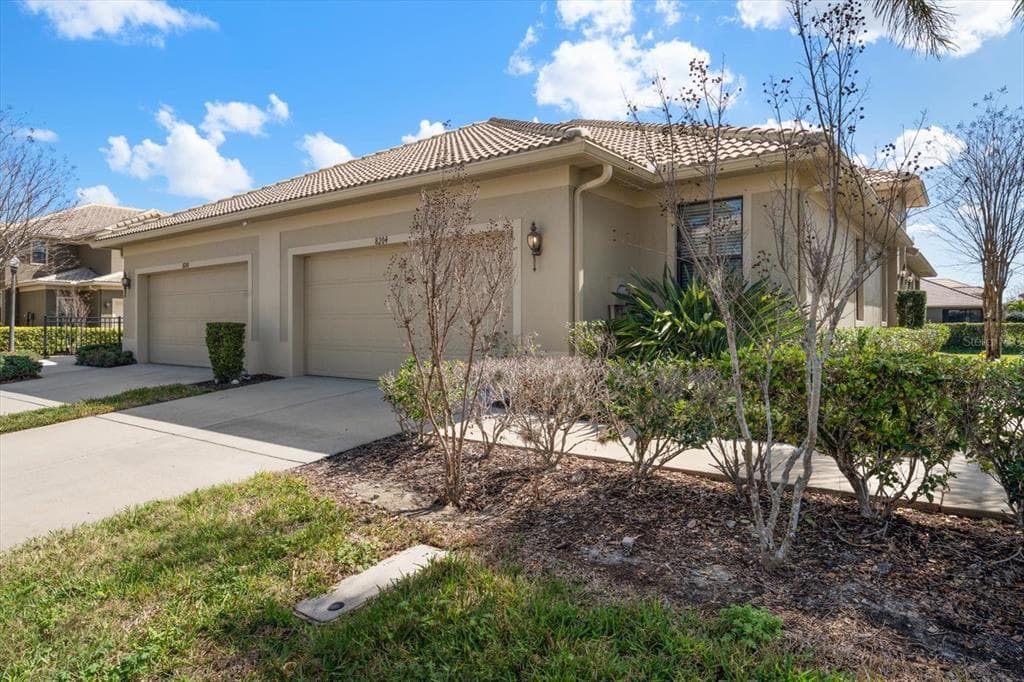 8204 CAPONATA BOULEVARD SEMINOLE, FL 33777
