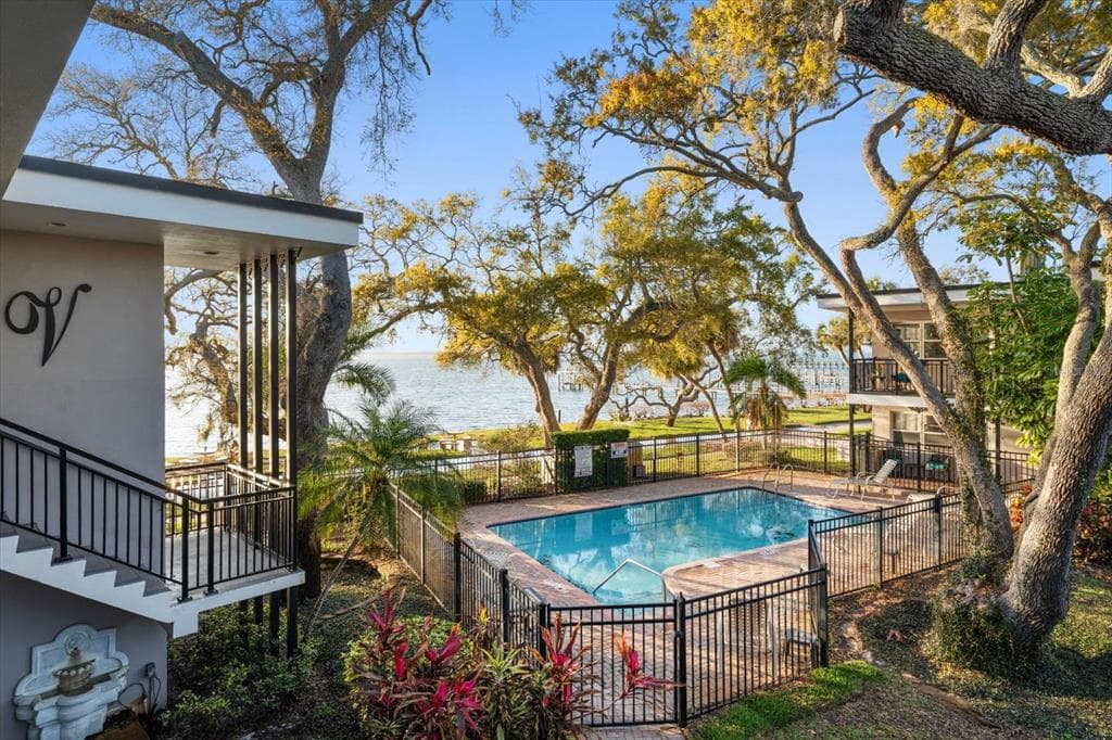 1101 VICTORIA DRIVE UNIT 17 DUNEDIN, FL 34698